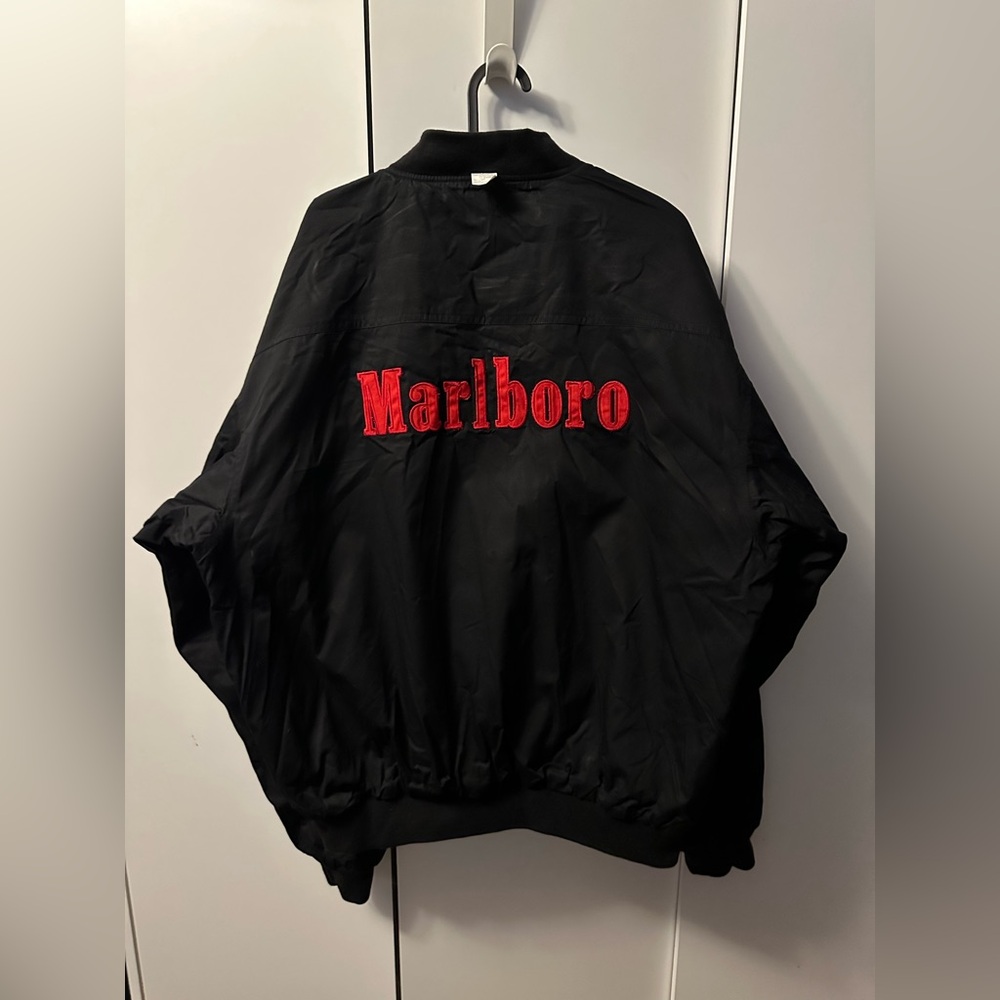 1990s Marlboro Black / Red Reversible Jacket